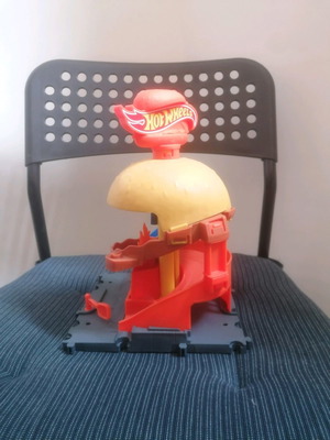 Πίστα Hot Wheels Burger καινούργια χωρίς κουτί