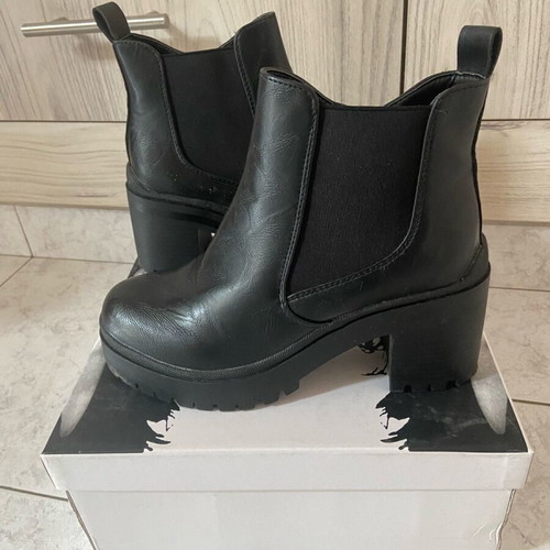 Women's ankle boots new, black with zipper and elastic, size 37