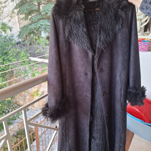 Toi&Moi black faux suede coat with faux fur details size L like new