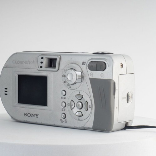 Sony Cyber-shot DSC-P72 digital camera used, 3.2MP CCD sensor