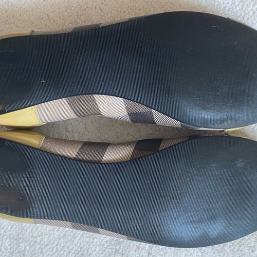 Burberry ballet flats used size 38 beige with fabric case