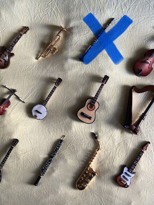 Miniature Musical Instruments Collection like new, set of 11 by Hachette DeAgostini