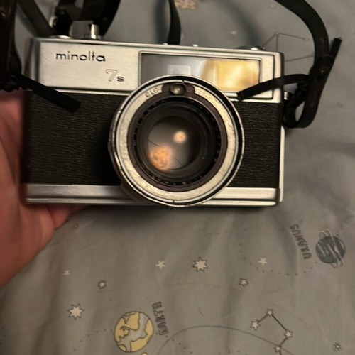 Minolta 7s camera