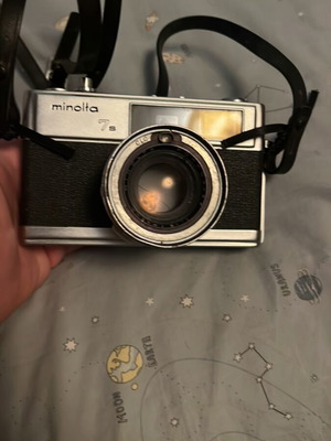 Minolta 7s camera