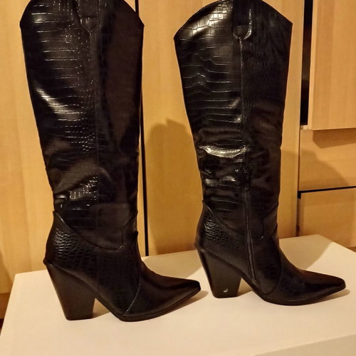 Leather boots new, size 40, black