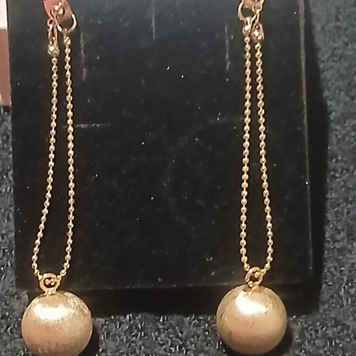 Dangling earrings with unique clasp, 7cm, matte gold ball, new