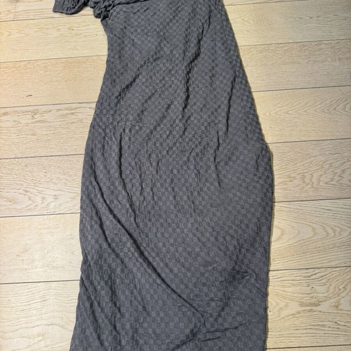 Long dress Lak like new, elastic gray fabric, medium/large