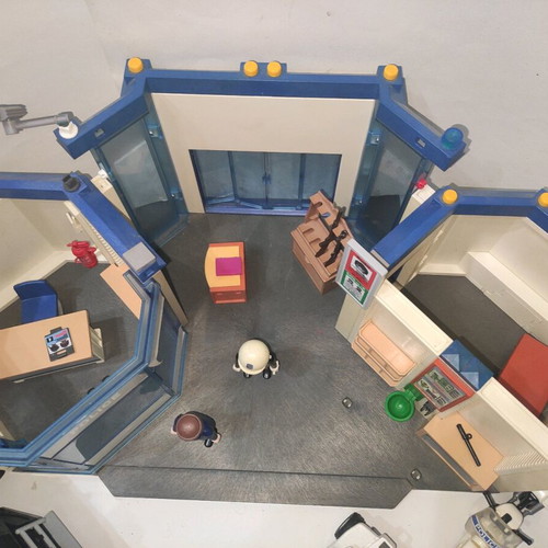 Playmobil police station with car and figures used set