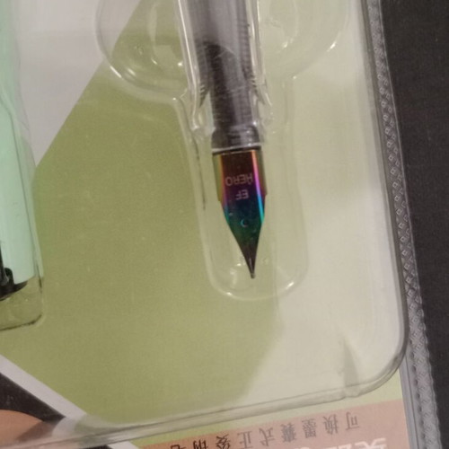 Fountain pen with extra ink cartridges new