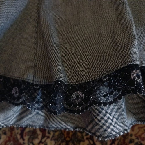 Skirt gray long like new with lace and thick fabric