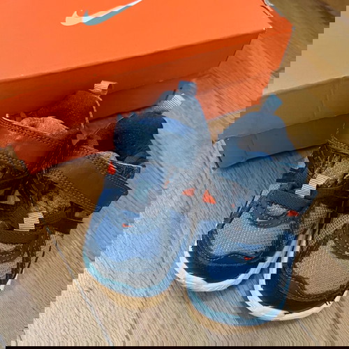 Nike παπούτσια σαν καινούργιο, μέγεθος 19