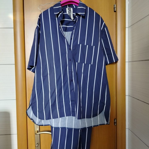 Hemithea set striped, like new, one size top, medium large bottom
