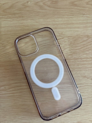 Θήκη για iPhone 15 μεταχειρισμένη