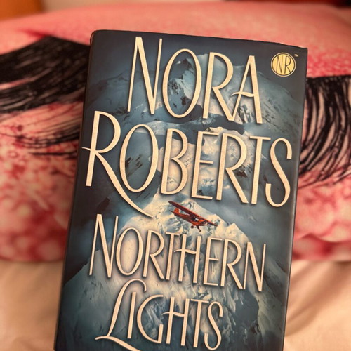 Northern Lights book like new in English by Nora Roberts