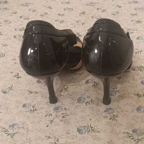 BCBG Maxazria patent leather high heel pumps size 37 used, black and beige