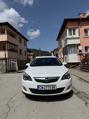 Opel Astra J 1.4 Turbo σταθμόνε αυτοκίνητο με αέριο/βενζίνη