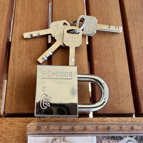 Richdoor B40 Padlock 40mm new with 4 Vane keys