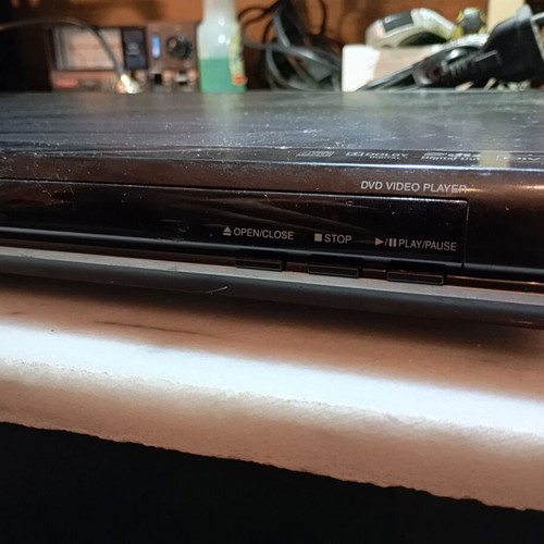 Toshiba DVD player used, no remote control