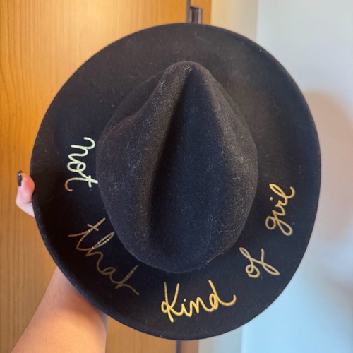 Zara hat used with gold details black one size