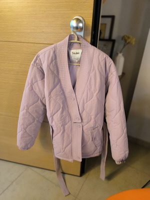 Spring quilted jacket Toi&Moi like new, lilac color with belt