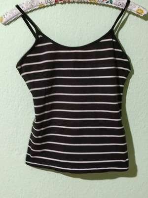 Women's top like new, size S, black and white