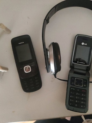 Cell phones used, functional, bundle