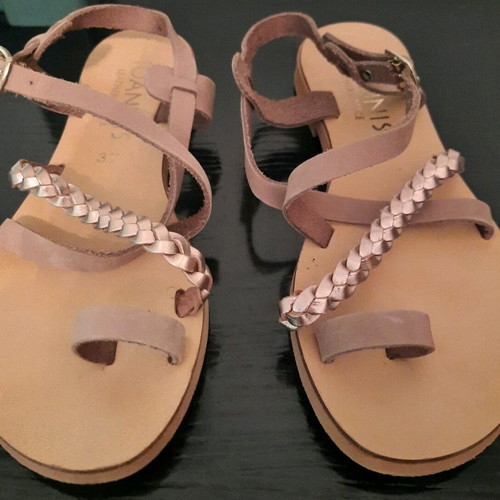 Women's leather sandals like new, brown with gold