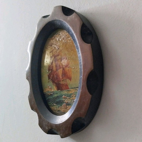 Oval miniatures like new in wooden frames