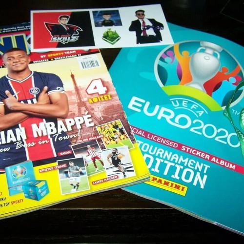 Football Collector's Pack new, 100 World Cup Moments & Panini Set