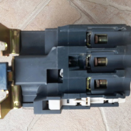 Ρελέ ισχύος 18,5kW μεταχειρισμένο, 60A, 2 βοηθητικές επαφές