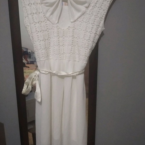 White dress satin belt with decorative bow like new