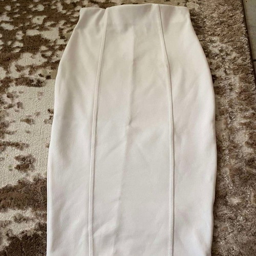 White slim fit skirt used, size small
