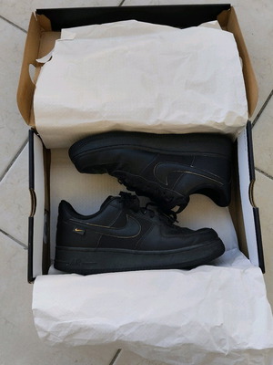 Nike Air Force 1 μαύρα sneakers, μέγεθος 40, σε άριστη κατάσταση