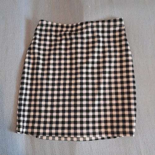 Shein checked mini skirt new, black and white with slit
