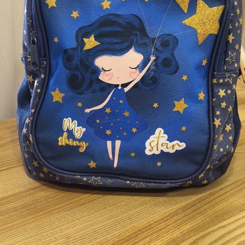 Must school backpack like new with three compartments and bottle holder