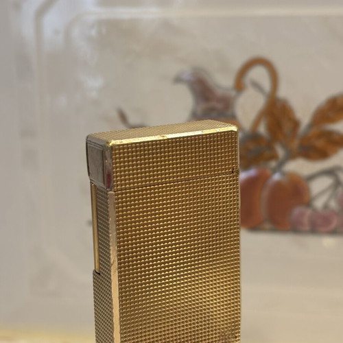St Dupont lighter like new with elegant design