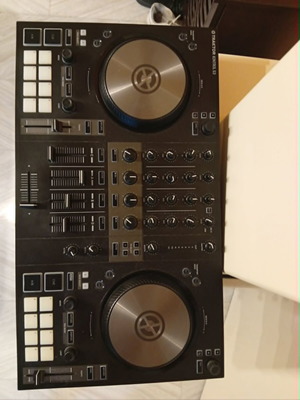 Native Instruments Traktor Kontrol S3 DJ Controller 4 καναλιών μεταχειρισμένος