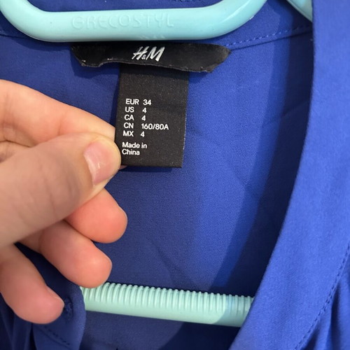 H&M Sleeveless Blouse Medium Like New Blue With Buttons