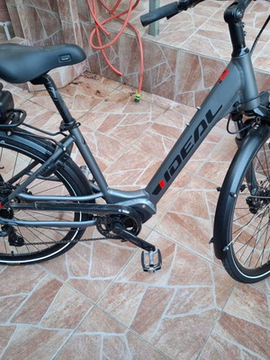 Ideal city bike with electric assist new, disc brakes, 20 inch wheels