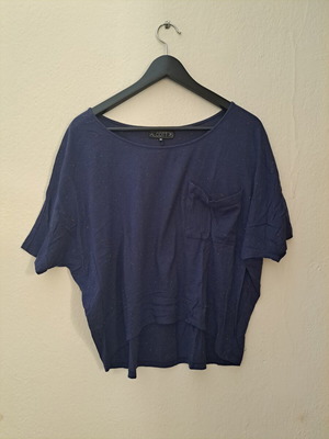 Alcott T-shirt like new, blue, size M