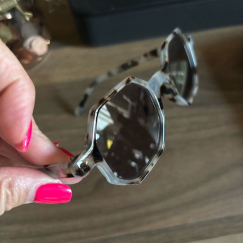 Tartaruga sunglasses new, polygon shape, black and white