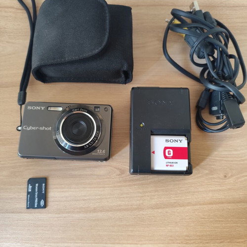 Sony Cyber-shot DSC-W300 compact digital camera