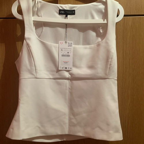 Clothes like new, dresses, vest, blouse, skirts and skirt-shorts