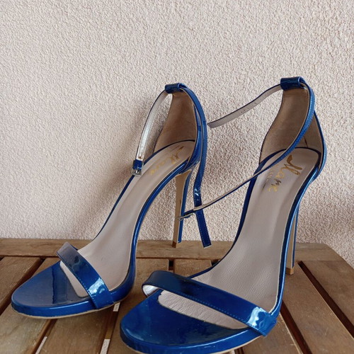 Mark Milan blue sandals like new, size 39