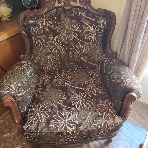 Classic living room refurbished with sofa, armchairs, chairs and marble tables