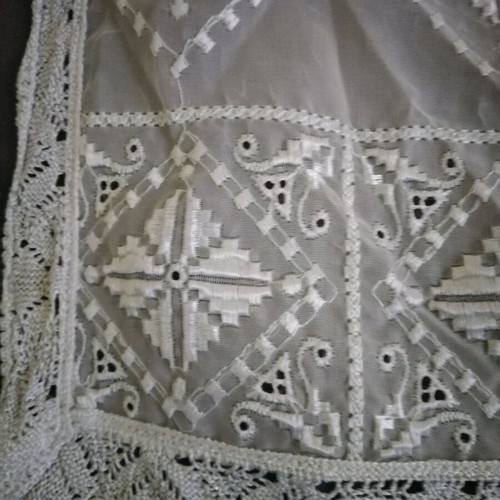 Vintage runner made of organza 94 x 43 cm used