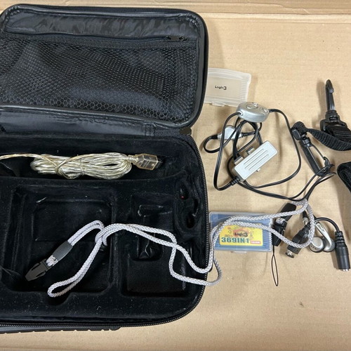 Logic3 Nintendo Gameboy SP Carrying Case with Accessories and Game used