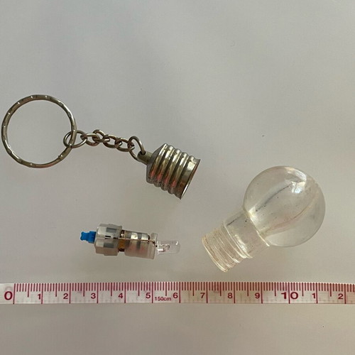 Light bulb keychain used with light