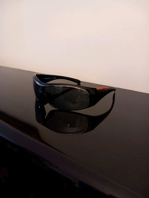 Prada sunglasses like new, authentic