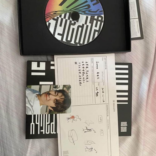NCT 127 album with photo card, CD and autograph like new
